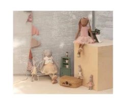 Bunny con Traje de Ballet y Falda Rosa Chocolate Brown T3