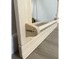 Espejo Montessori Grande con Barra de Madera