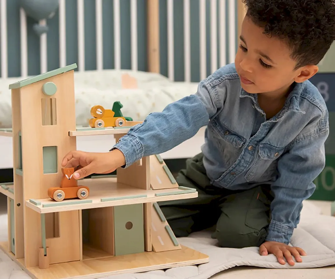 Garaje Madera Animales