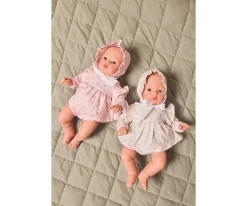 Muñeco Helena con Vestido y Gorrito White Flowers