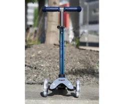 Patinete Mini Micro Deluxe Flux Neochrome Azul Luces LED