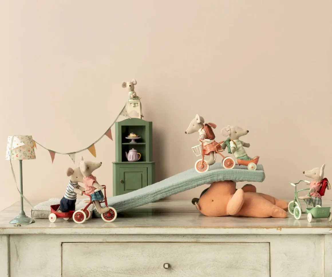 Ratón Triciclo Hermana Mayor Rojo Nuevo